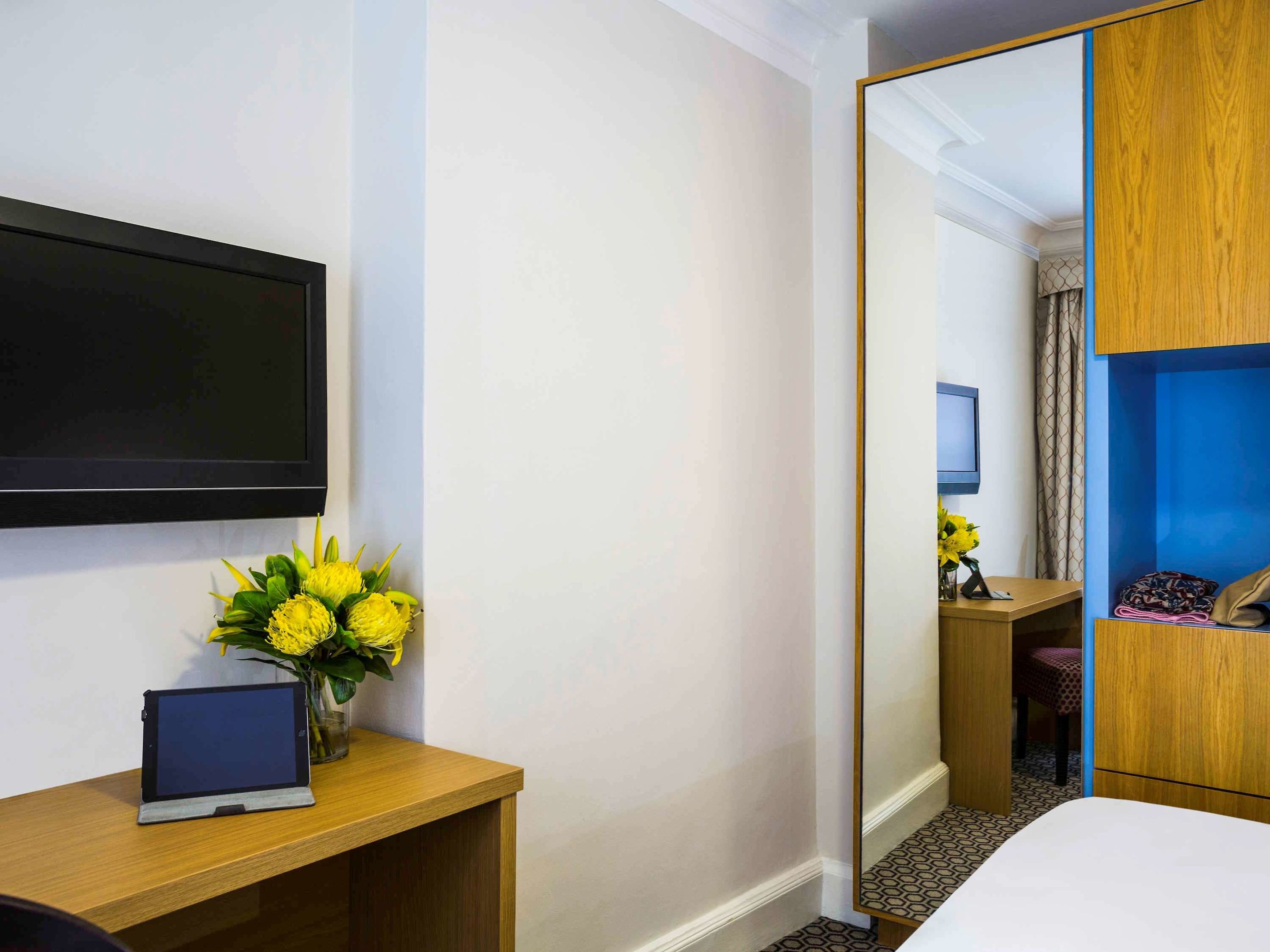 ibis styles reading centre