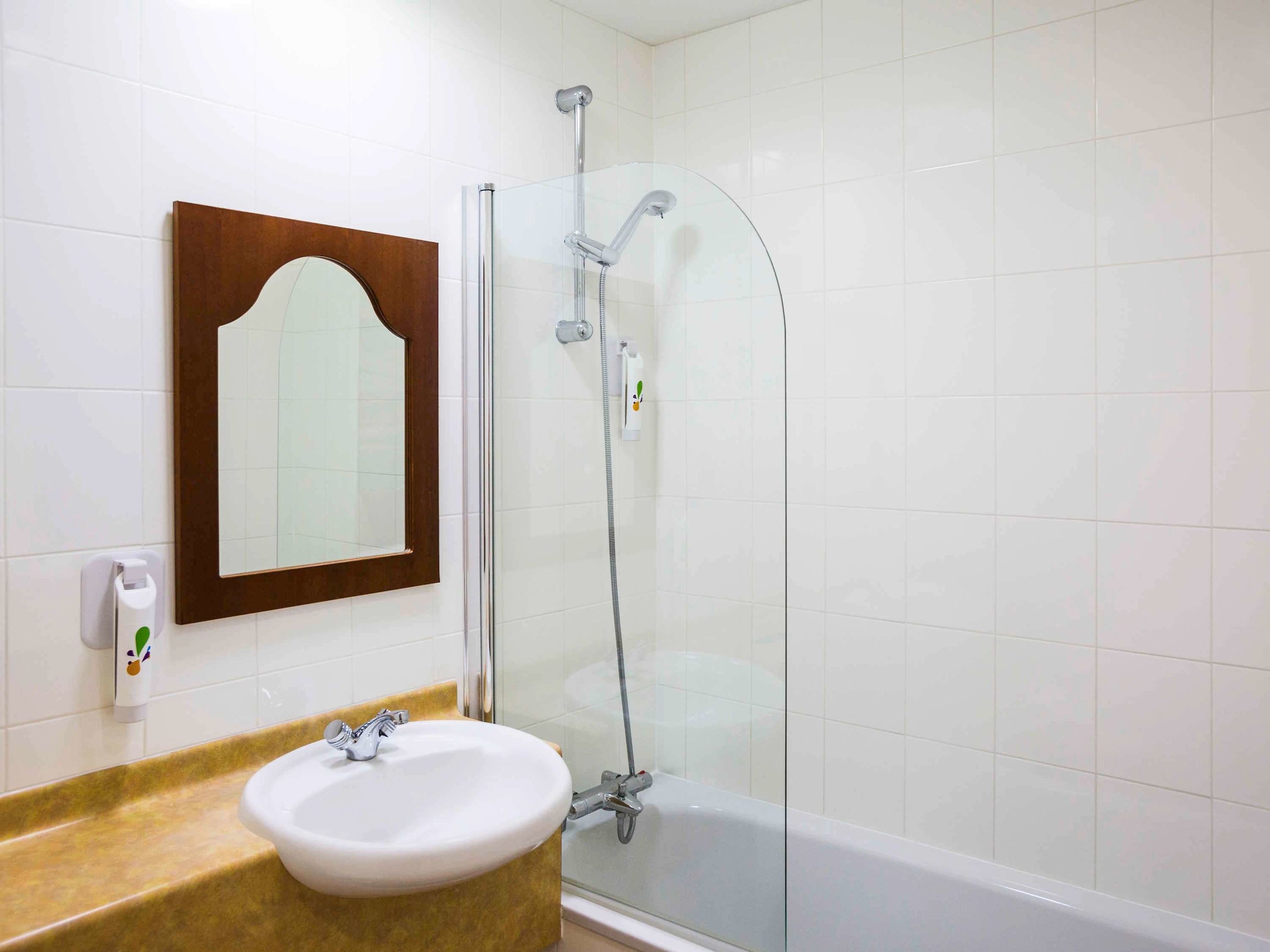 ibis styles reading centre