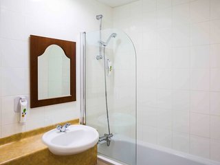 ibis styles reading centre