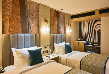 parallel hotel udaipur a member of radisson individuals