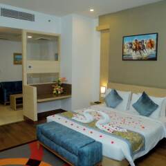 Sk Klyde Grand Hotel,Sector 23,4 star