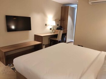 udman by ferns n petals gurugram