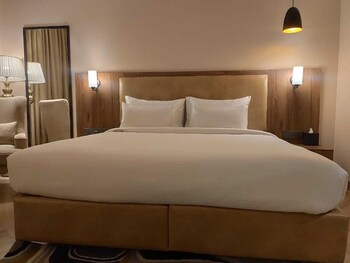 udman by ferns n petals gurugram