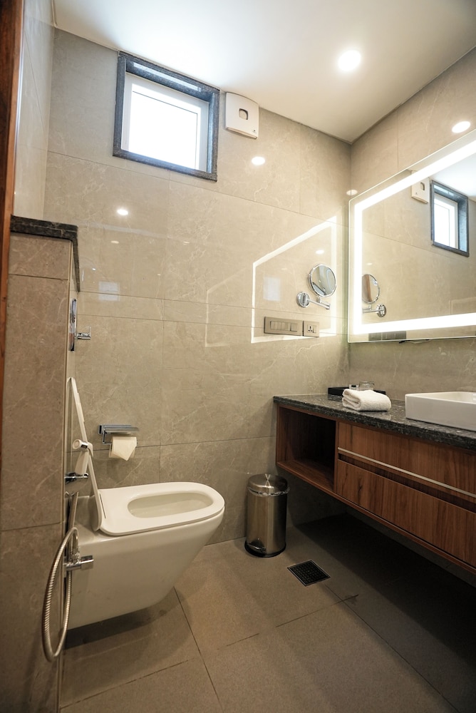 udman by ferns n petals gurugram