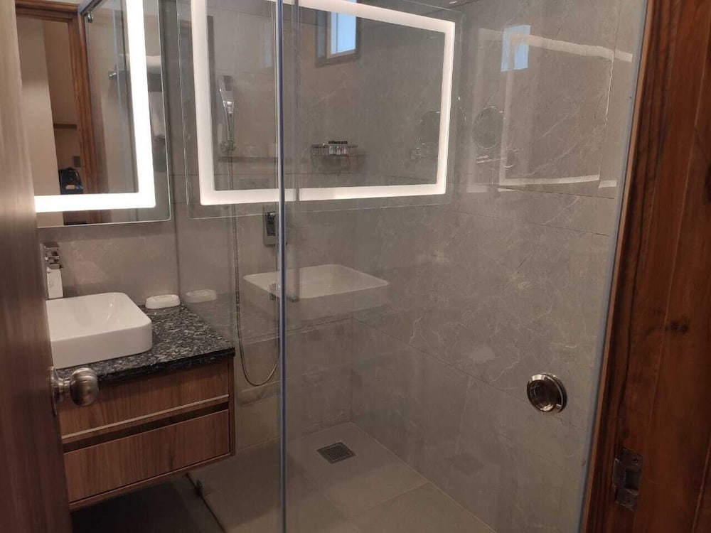 udman by ferns n petals gurugram