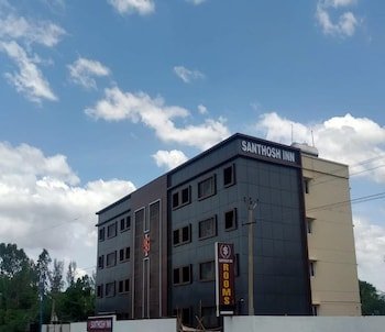 Hotel Santhosh Inn,Velankanni>>Nagapattinam,2.5 star