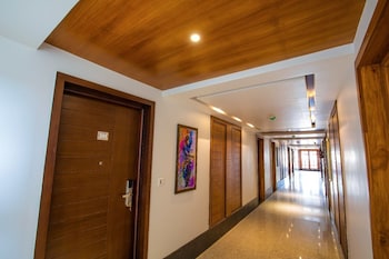 Hotel Vijayarani,,3 star