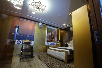 k n gupta group of hotel castle