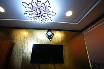 k n gupta group of hotel castle