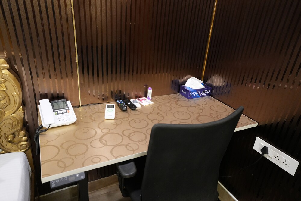 k n gupta group of hotel castle