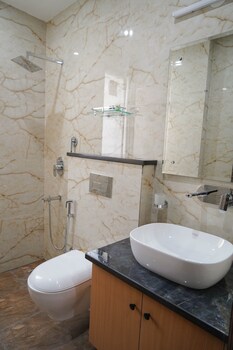 lime tree 2 bhk apartment golf course