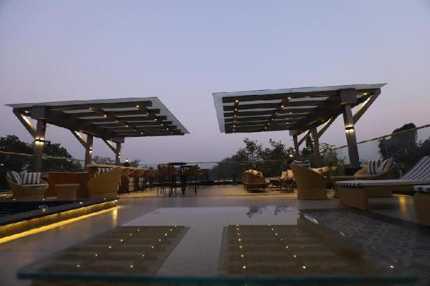 the pristine hotel kanpur