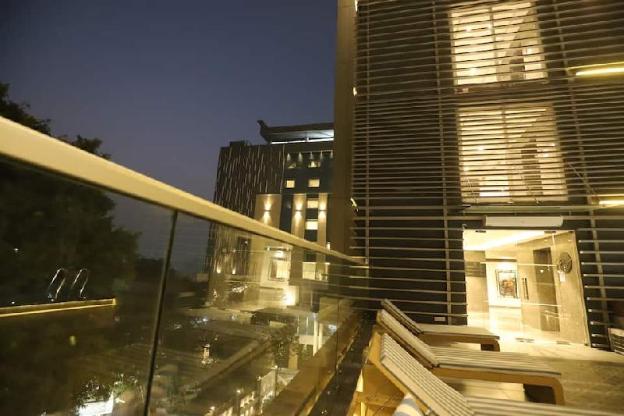 the pristine hotel kanpur