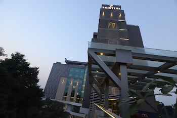 the pristine hotel kanpur
