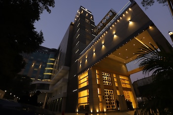 the pristine hotel kanpur