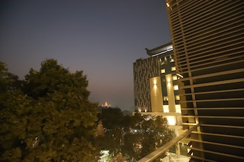 the pristine hotel kanpur
