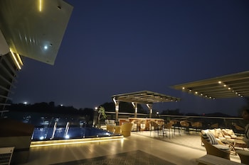 the pristine hotel kanpur