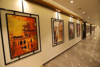 the pristine hotel kanpur