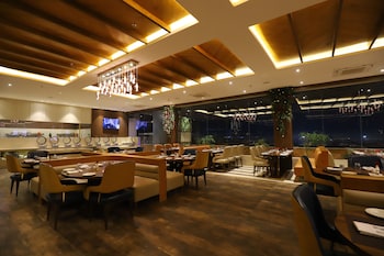 the pristine hotel kanpur