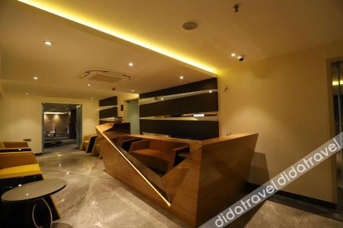 the pristine hotel kanpur