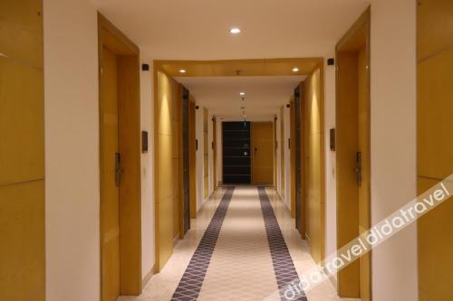 the pristine hotel kanpur