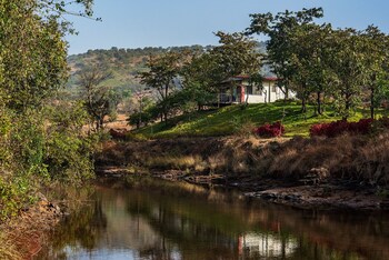 The Lazy River Cottage By Cosmicstays,Pune>>Lavasa,3 star