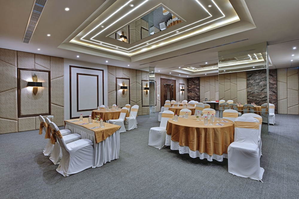 the fern habitat jaipur