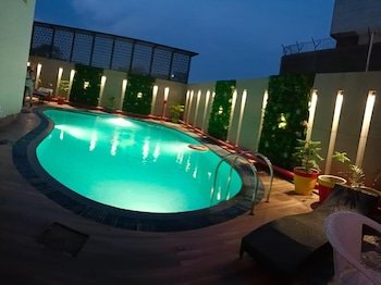 Surasena Regalvista,India>>Agra,4 star