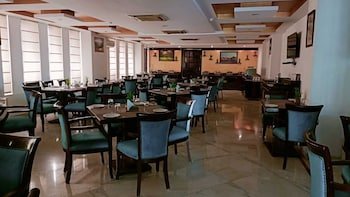 Surasena Regalvista,India>>Agra,4 star