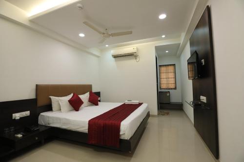 hotel shagun rooms and banquet surat