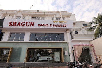 hotel shagun rooms and banquet surat