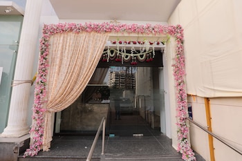 hotel shagun rooms and banquet surat