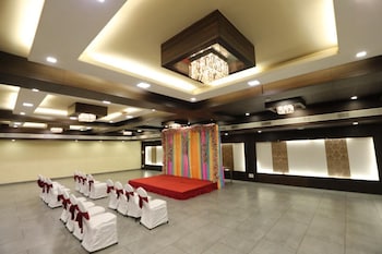hotel shagun rooms and banquet surat