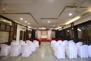 hotel shagun rooms and banquet surat