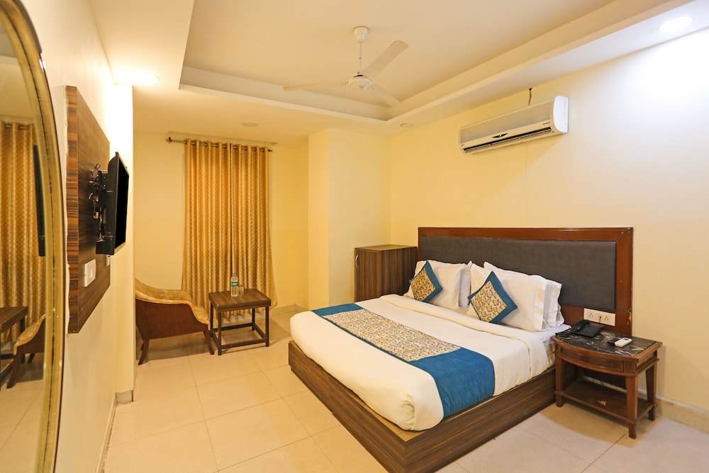 hotel paras delhi airport