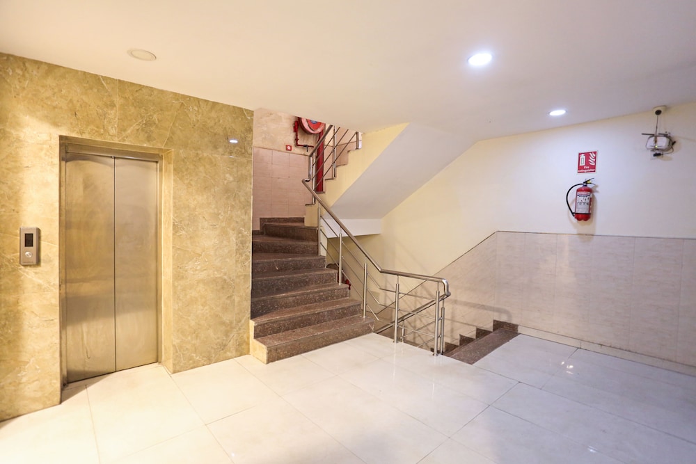 hotel paras delhi airport