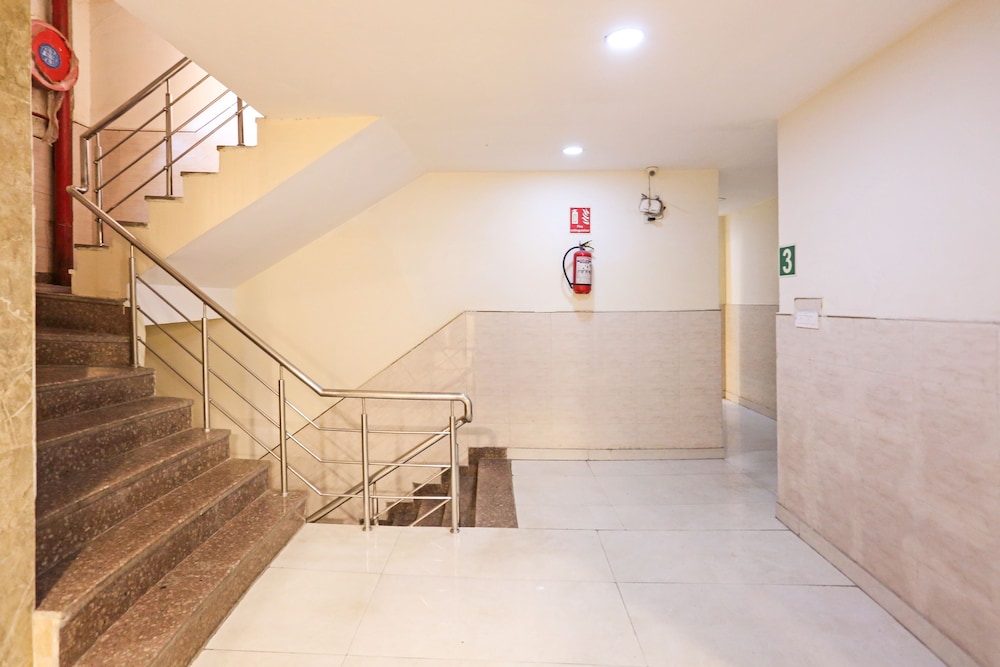 hotel paras delhi airport