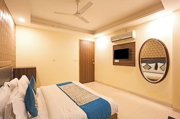 hotel paras delhi airport