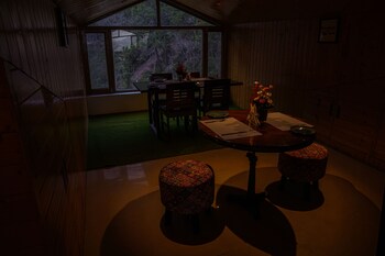 montrose 11 boutique