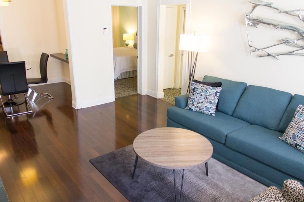 suites of dorchester