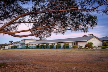 beachfront at bicheno