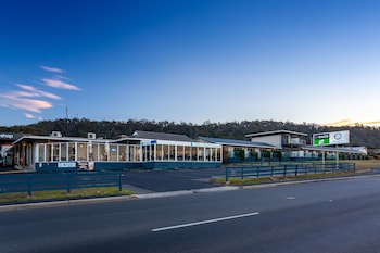 Beachfront At Bicheno,East Coast Tasmania>>Bicheno,4 star