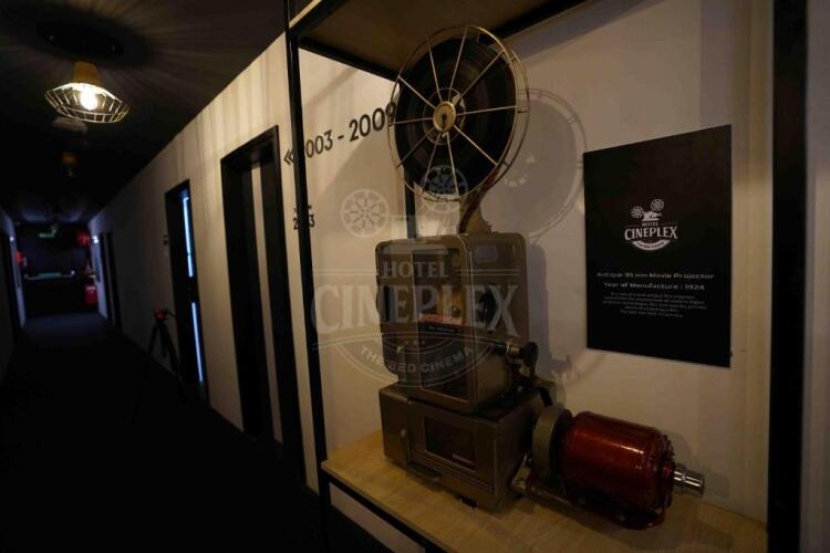 hotel cineplex
