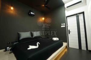 hotel cineplex