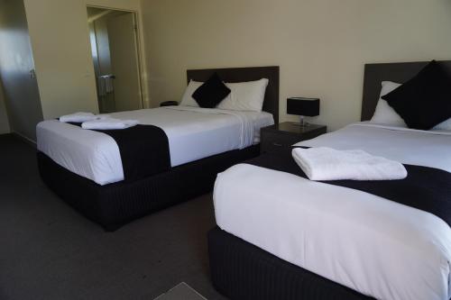 dooleys springsure tavern and motel