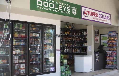 dooleys springsure tavern and motel