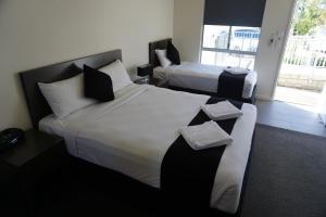 dooleys springsure tavern and motel