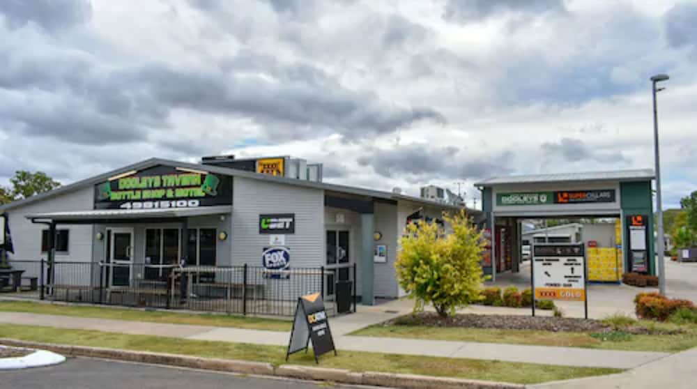 dooleys springsure tavern and motel