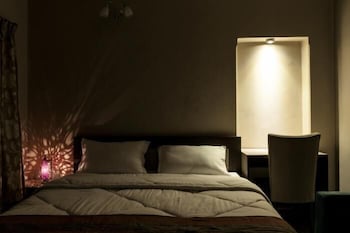 Simi International - The Imperial,New Town>>Kolkata,3 star