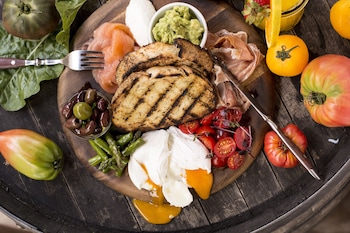 quest mascot serviced apartments